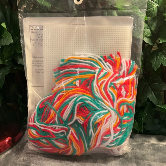 New Vintage Plastic Canvas Sleigh Kit No W92-928 - Picture 2 of 5